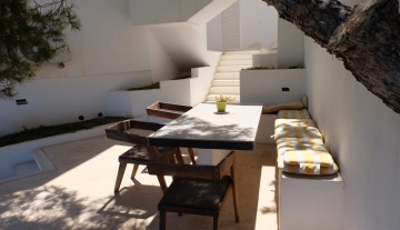 Outdoor sitting area Ibiza sale apartment 3 bedrooms groundfloor resa estates.jpg